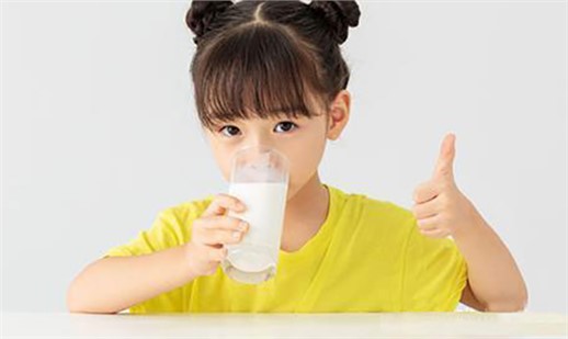 高端兒童配方奶粉【伊百分】 — “伊”百分的好評、“伊”百分的喜愛